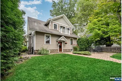 365 Walthery Avenue, Ridgewood, NJ 07450 - Photo 35