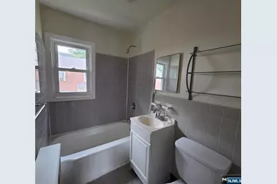 140 Van Houten Avenue 2B #2B, Passaic, NJ 07055 - Photo 5