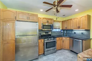 126 Hillman Dr, Elmwood Park, NJ 07407 - Photo 5