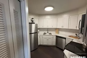 216 Harmon Cove Tower, Secaucus, NJ 07094 - Photo 5