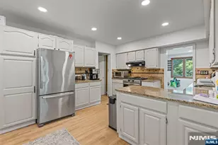 34 Andrew Ave, Oakland, NJ 07436 - Photo 9