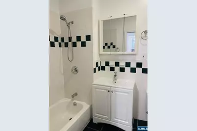 44 Highland Avenue 1L #1L, Kearny, NJ 07032 - Photo 5