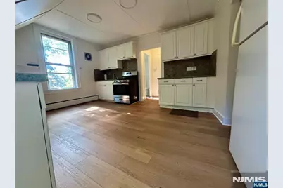 123 E Linden Avenue 2 #2, Englewood, NJ 07631 - Photo 3