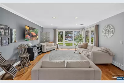 1026 Harvard Place, Fort Lee, NJ 07024 - Photo 3