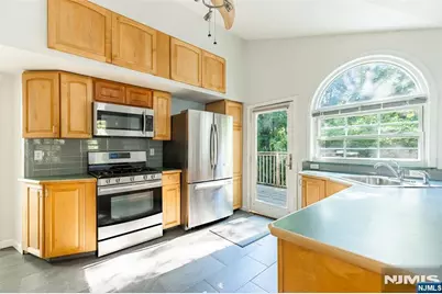 43 Spring Valley Avenue, Paramus, NJ 07652 - Photo 5