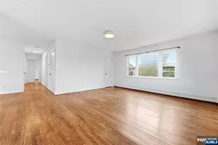15 Monroe Pl 2, Montclair, NJ 07042 - Photo 5