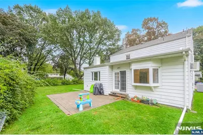 99 Lambert Place, Paramus, NJ 07652 - Photo 23