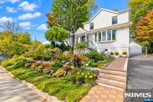 241 Roosevelt St, Teaneck Township, NJ 07666 - Photo 29