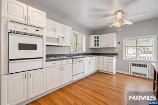 241 Roosevelt St, Teaneck Township, NJ 07666 - Photo 9