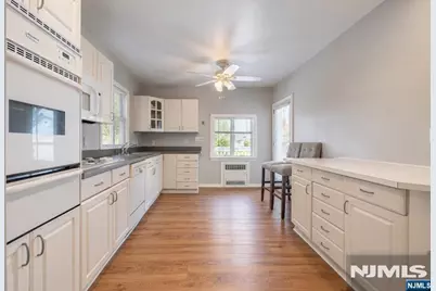 241 Roosevelt Street, Teaneck Township, NJ 07666 - Photo 7