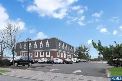 573 Valley Road 9C #9C, Wayne, NJ 07470 - Photo 5