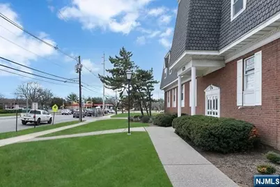 573 Valley Road 9C #9C, Wayne, NJ 07470 - Photo 3