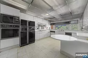 1225 River Road 7D, Edgewater, NJ 07020 - Photo 23