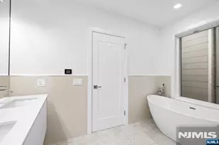 506 Undercliff Ave, Edgewater, NJ 07020 - Photo 17