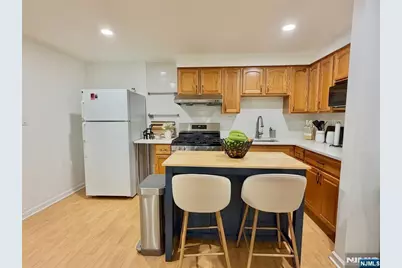 12 Burdett Court 5 #5, Edgewater, NJ 07020 - Photo 5