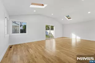 95 Rutherford Pl, North Arlington, NJ 07031 - Photo 7