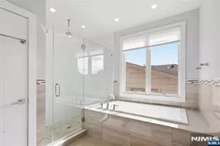 227 McElroy Ave, Fort Lee, NJ 07024 - Photo 25