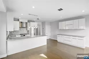 227 McElroy Ave, Fort Lee, NJ 07024 - Photo 9