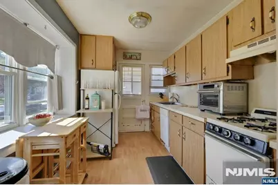 35 Grant Street, East Rutherford, NJ 07073 - Photo 17