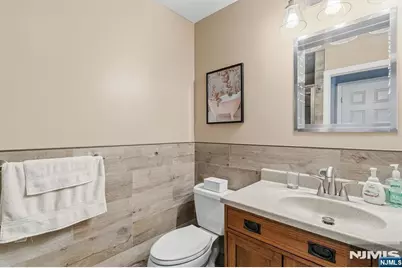 651 Riverside B15 #B15, Lyndhurst Township, NJ 07071 - Photo 27