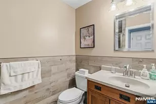 651 Riverside B15, Lyndhurst Township, NJ 07071 - Photo 27