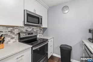 651 Riverside B15, Lyndhurst Township, NJ 07071 - Photo 19