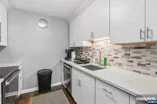 651 Riverside B15, Lyndhurst Township, NJ 07071 - Photo 17