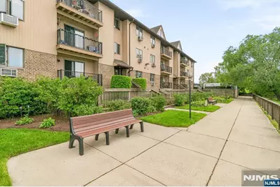 651 Riverside B15 #B15, Lyndhurst Township, NJ 07071 - Photo 5
