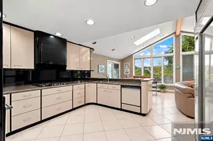 152 Sussex Rd, Washington Township, NJ 07676 - Photo 11
