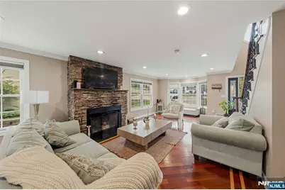 664 Teneyck Avenue, Lyndhurst Township, NJ 07071 - Photo 3