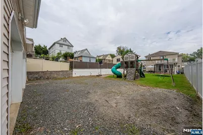 664 Teneyck Avenue, Lyndhurst Township, NJ 07071 - Photo 23