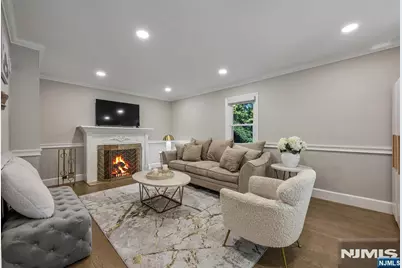 380 E Midland Avenue, Paramus, NJ 07652 - Photo 5