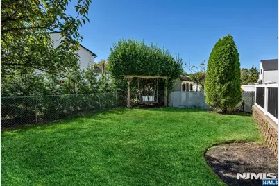 380 E Midland Avenue, Paramus, NJ 07652 - Photo 35