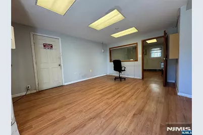 654 Milton Avenue, Lyndhurst Township, NJ 07071 - Photo 13