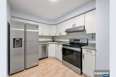 531 Windsor Drive, Palisades Park, NJ 07650 - Photo 9