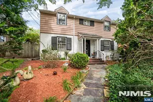 81 Grayson Pl, Teaneck Township, NJ 07666 - Photo 1