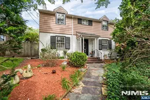 81 Grayson Pl, Teaneck Township, NJ 07666 - Photo 1