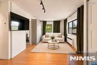 410 Fairview Avenue 4J #4J, Fort Lee, NJ 07024 - Photo 11