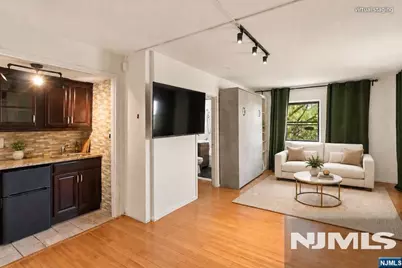 410 Fairview Avenue 4J #4J, Fort Lee, NJ 07024 - Photo 3