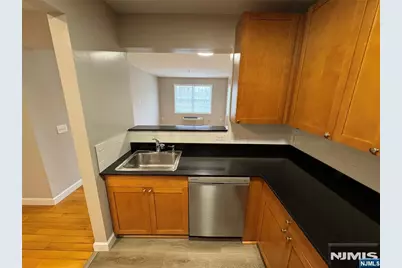 333 Willow Street 202 #202, Teaneck Township, NJ 07666 - Photo 5