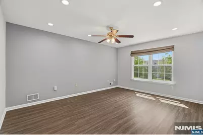 8A Ashley Court 8A #8A, Franklin Township, NJ 08873 - Photo 17