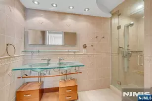 251 Bellemeade Ave, Fort Lee, NJ 07024 - Photo 17
