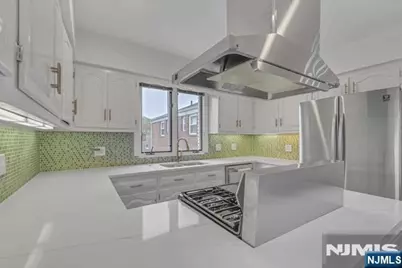 251 Bellemeade Avenue, Fort Lee, NJ 07024 - Photo 23