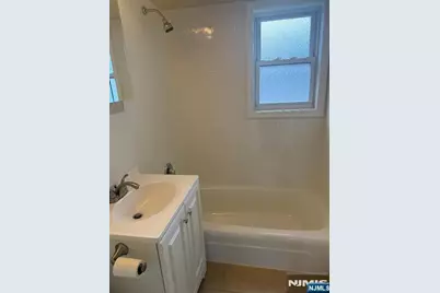 206 Riverview Place 10 #10, Cliffside Park, NJ 07010 - Photo 7