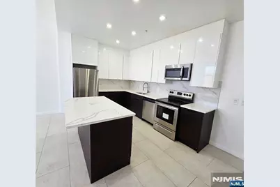 30 Howe Avenue 305 #305, Passaic, NJ 07055 - Photo 3