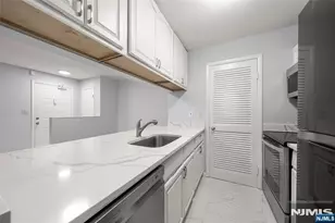 216 A Washington Ave, Fort Lee, NJ 07024 - Photo 5