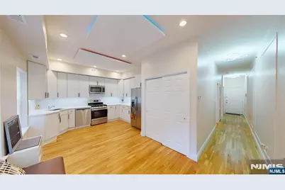 673 Bergen Avenue 2D #2D, Jersey City, NJ 07304 - Photo 7