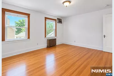 340 Roosevelt Avenue, Hasbrouck Heights, NJ 07604 - Photo 27
