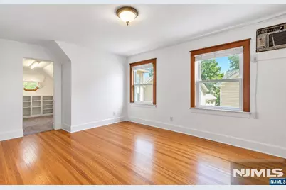 340 Roosevelt Avenue, Hasbrouck Heights, NJ 07604 - Photo 25