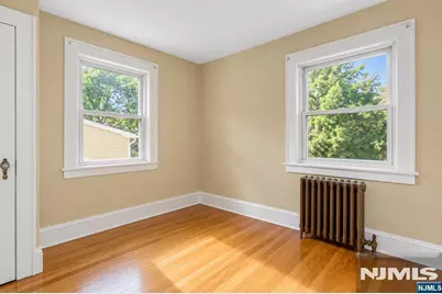 340 Roosevelt Avenue, Hasbrouck Heights, NJ 07604 - Photo 23